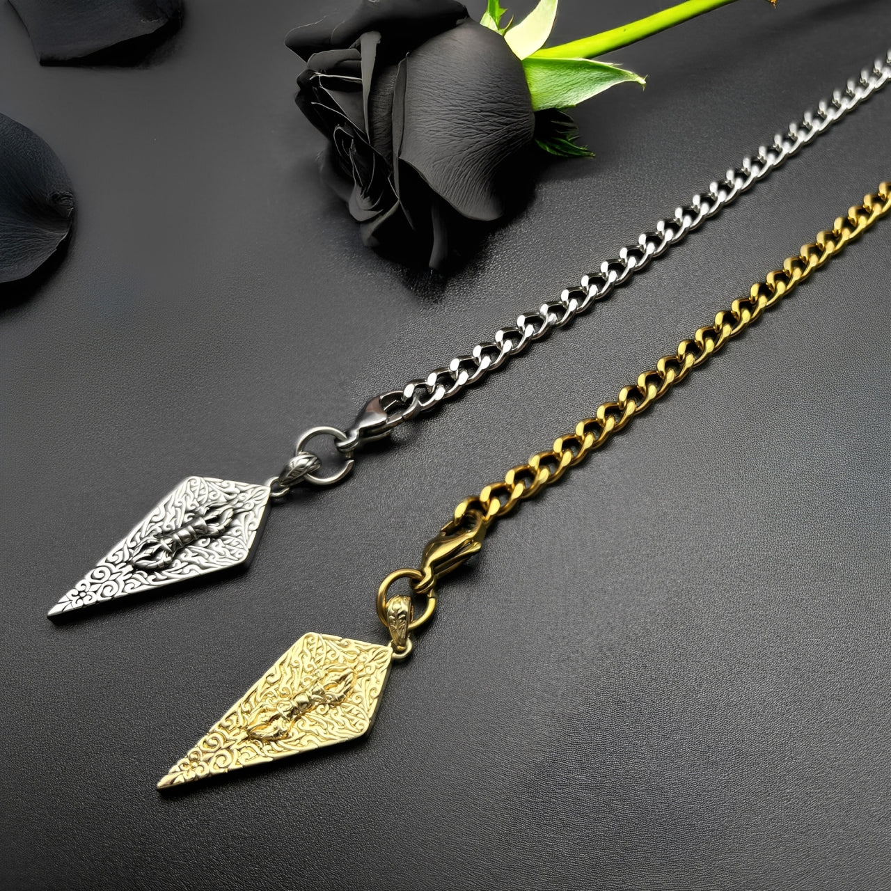 LoveChains™ - Knight’s Shield Slip Chain Choker