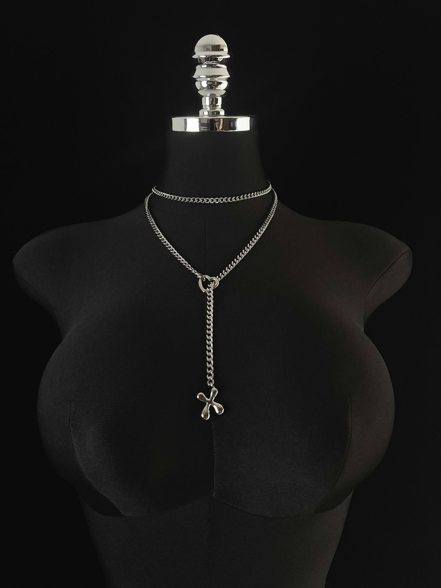 LoveChains™ - Initial Charm Loop Choker