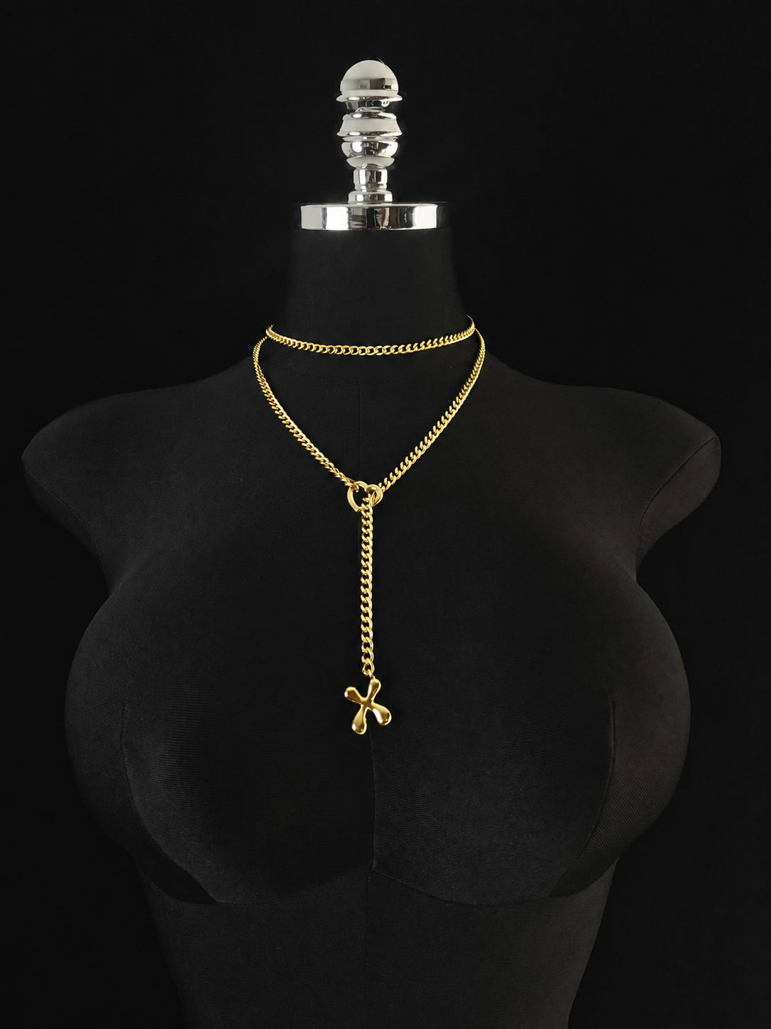 LoveChains™ - Initial Charm Loop Choker